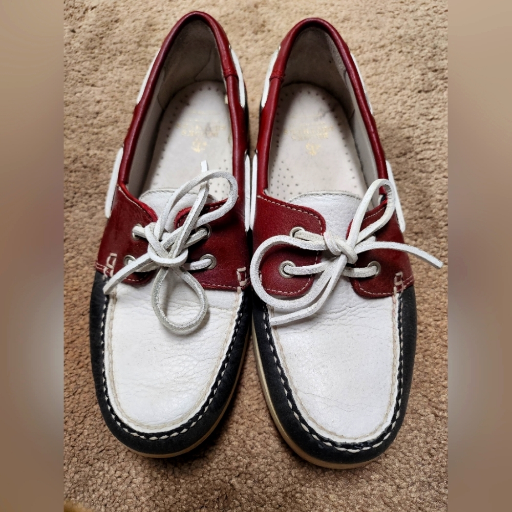 Brooks Brothers women's boat shoes 7m